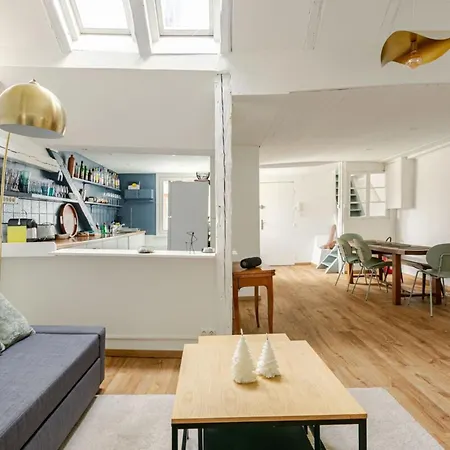And The Au Coeur De Apartment *
