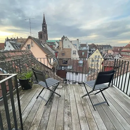 And The Au Coeur De Apartment